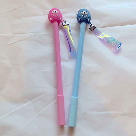 🍒🍒 Set of 2 Llama Pens - Picture 3 of 3